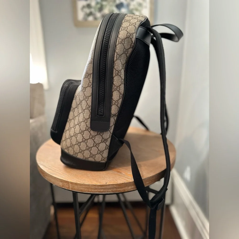 Gucci GG Supreme Large Backpack - Picture 11 of 13